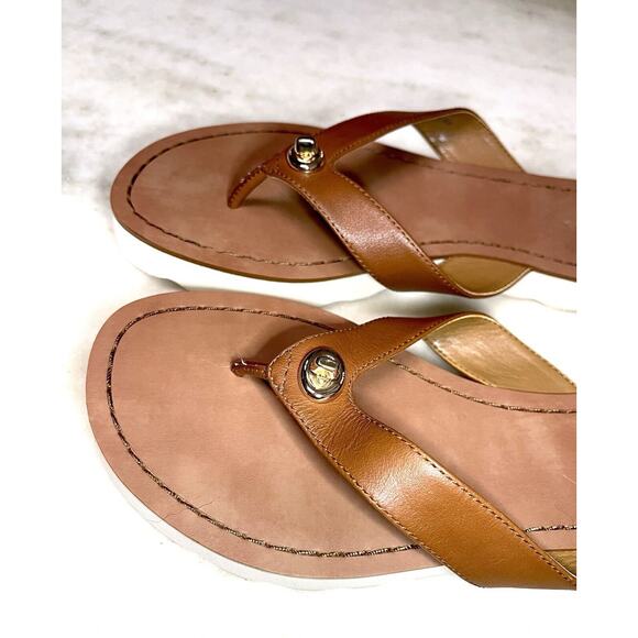 Coach Women's Tan Brown Shelly Signature Turn lock Thong Flip Flops Sandals 7.5 - Picture 5 of 13